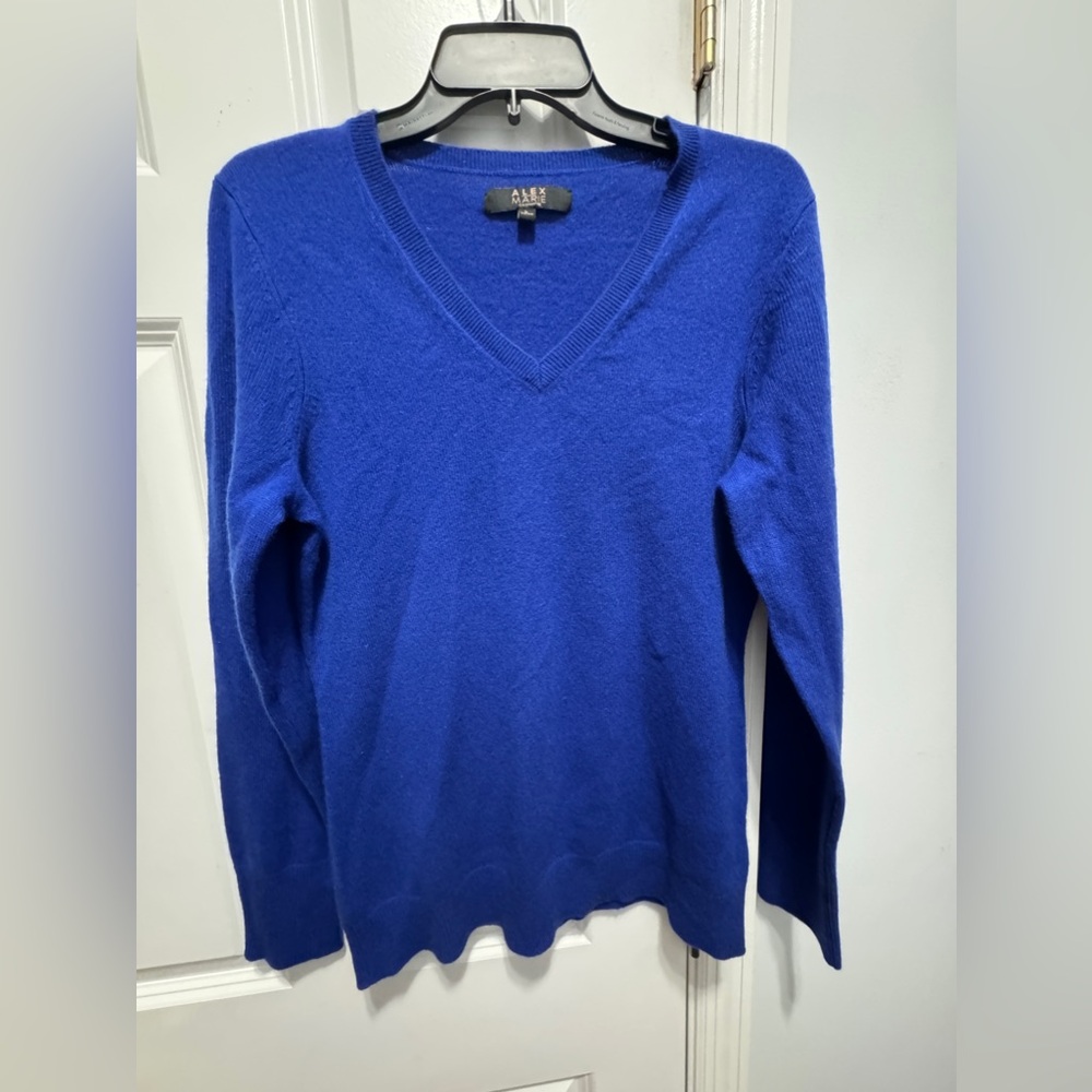 Alex Marie size large 100% cashmere sweater